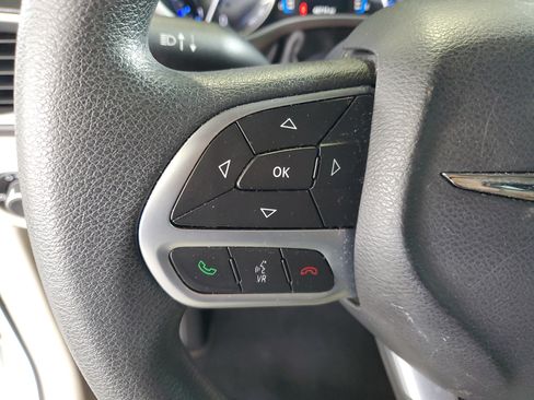 Used 2017 Chrysler Pacifica LX FWD image 24