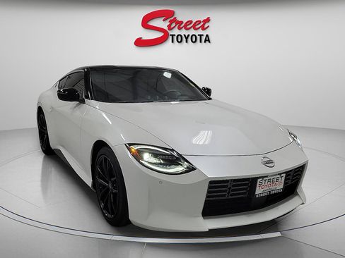 Used 2024 Nissan Z Performance w/ Floor Mat Package image 5