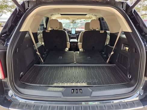 Used 2023 Ford Explorer Limited w/ Limited Technology Package RWD image 21