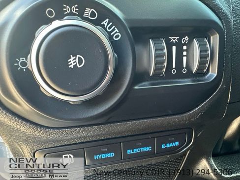 Used 2022 Jeep Wrangler Unlimited Rubicon 4xe w/ Cold Weather Group AWD/4WD image 24