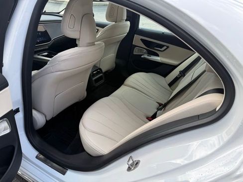New 2026 Mercedes-Benz E 350 4MATIC Sedan image 8