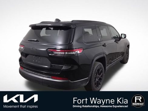 Used 2024 Jeep Grand Cherokee L Altitude AWD/4WD image 8