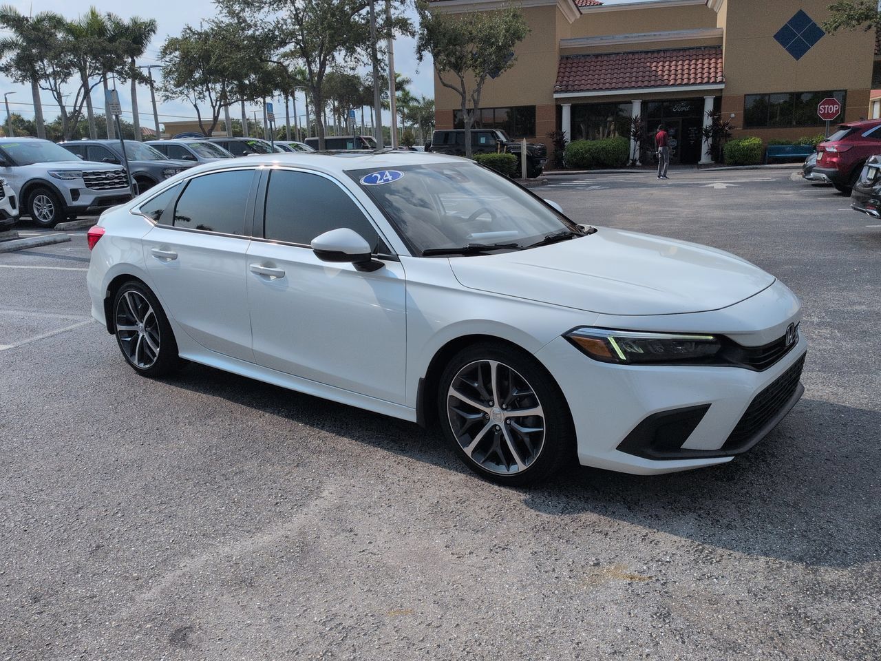 Used 2024 Honda Civic Touring image 2