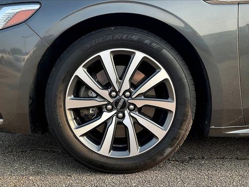 Used 2019 Lincoln Continental Premiere image 8