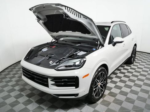 New 2026 Porsche Cayenne AWD/4WD image 34
