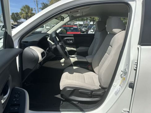 Used 2025 Honda HR-V LX image 2