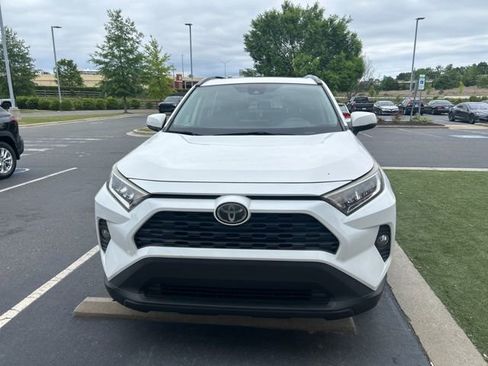 Used 2019 Toyota RAV4 XLE AWD/4WD image 7