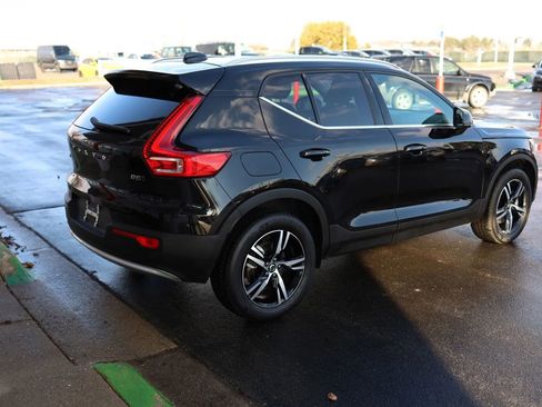 Used 2025 Volvo XC40 B5 Core AWD/4WD image 5
