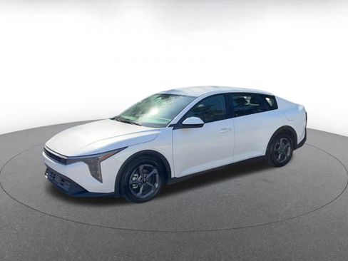 Used 2025 Kia K4 LXS image 8