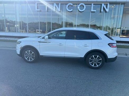 Used 2023 Lincoln Nautilus FWD w/ Premium Package image 9