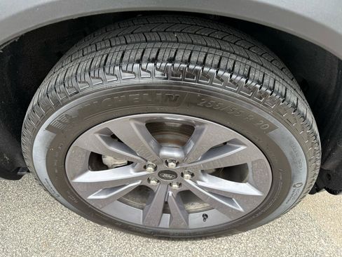 Used 2025 Ford Explorer Active w/ Active Comfort Package AWD/4WD image 9