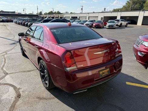 Used 2019 Chrysler 300 S w/ 300S Premium Group RWD image 4