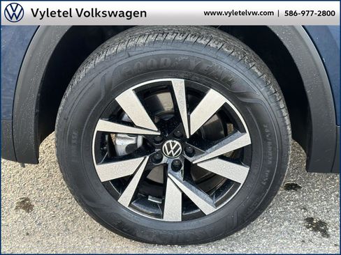 Certified 2023 Volkswagen Atlas Cross Sport SE image 7