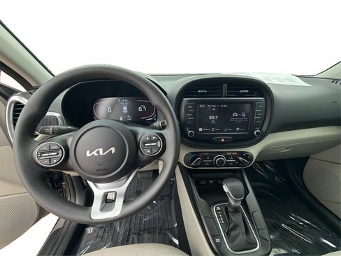 Used 2023 Kia Soul LX FWD image 31