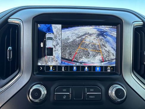 Used 2023 GMC Sierra 2500 SLT w/ SLT Preferred Package image 31