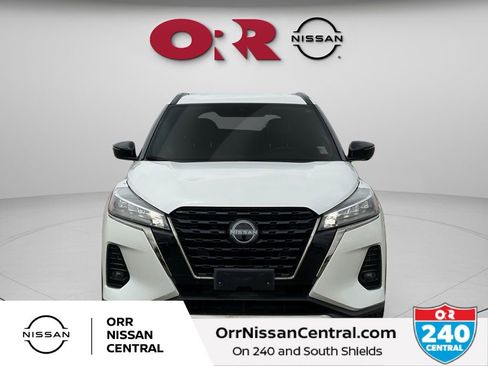 Used 2024 Nissan Kicks SR w/ SR Premium Package image 2
