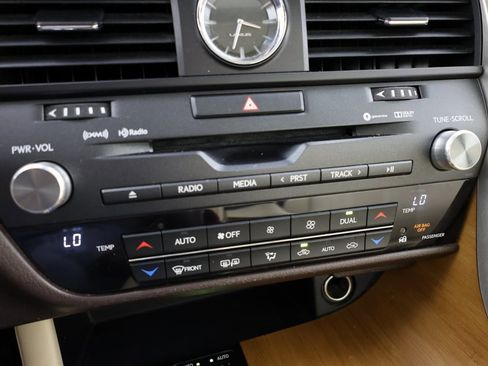 Used 2019 Lexus RX 450h AWD image 33