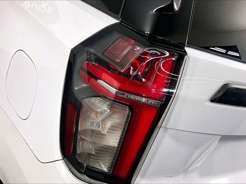 Used 2021 Chevrolet Tahoe Z71 w/ Luxury Package AWD/4WD image 27