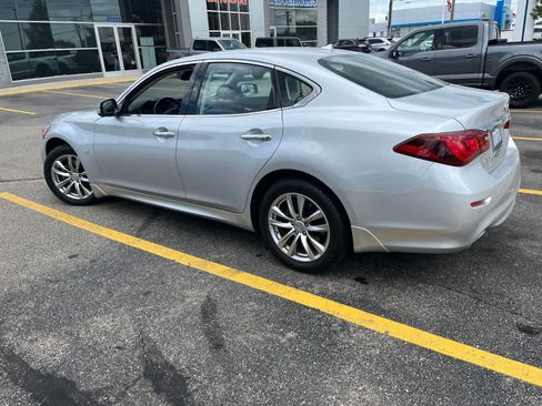 Used 2019 INFINITI Q70 Luxe w/ Proactive Package AWD/4WD image 10
