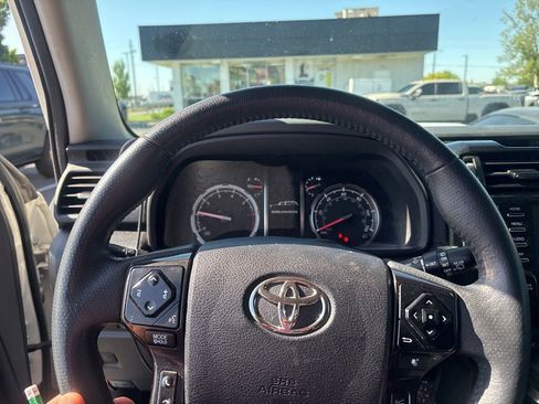 Used 2021 Toyota 4Runner TRD Off-Road Premium AWD/4WD image 12