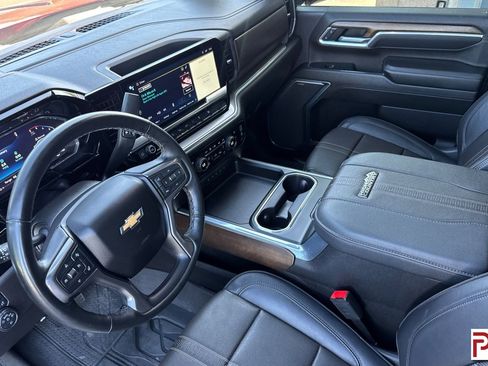 Certified 2025 Chevrolet Silverado 3500 High Country w/ High Country Premium Package AWD/4WD image 10