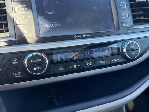 Used 2015 Toyota Highlander Limited Platinum AWD/4WD image 20