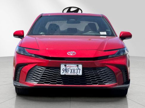 Used 2025 Toyota Camry SE FWD image 8