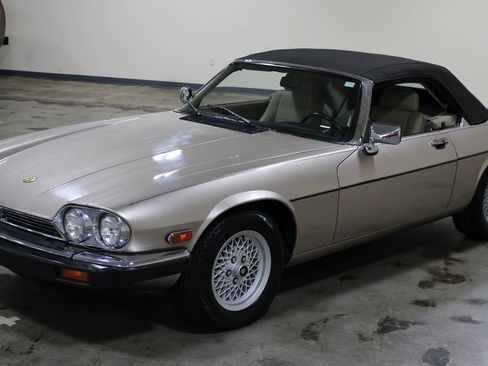 Used 1991 Jaguar XJS V12 Convertible RWD image 23