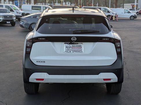 New 2026 Nissan Kicks SV w/ SV Premium Package image 4