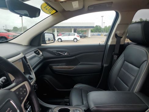 Used 2021 GMC Acadia Denali w/ Denali Technology Package AWD/4WD image 28