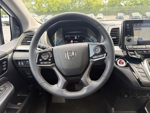 Certified 2024 Honda Odyssey Touring image 13