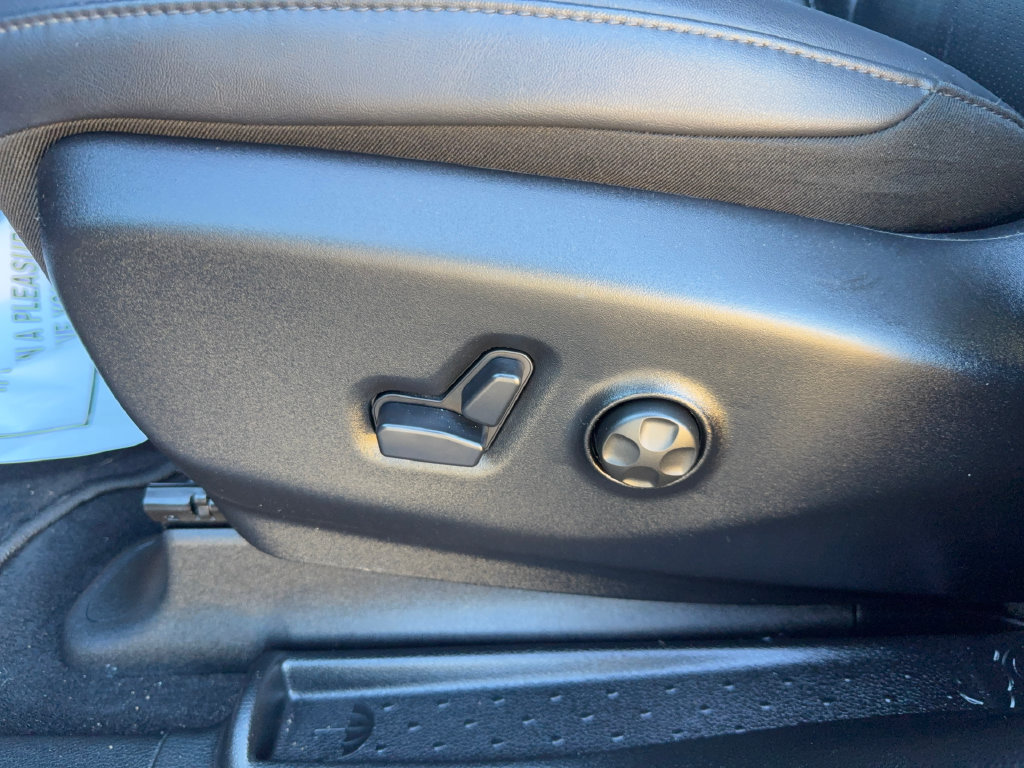 Used 2026 Chrysler Pacifica Select FWD image 10