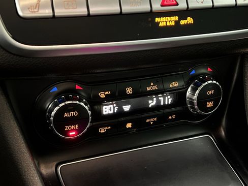 Used 2019 Mercedes-Benz GLA 250 4MATIC image 21