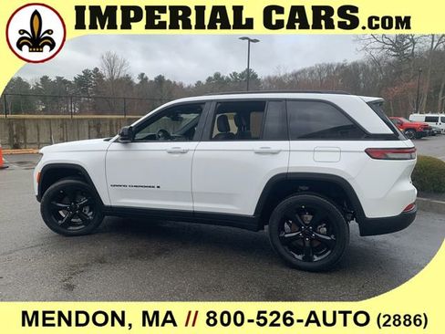 New 2025 Jeep Grand Cherokee Altitude AWD/4WD image 6