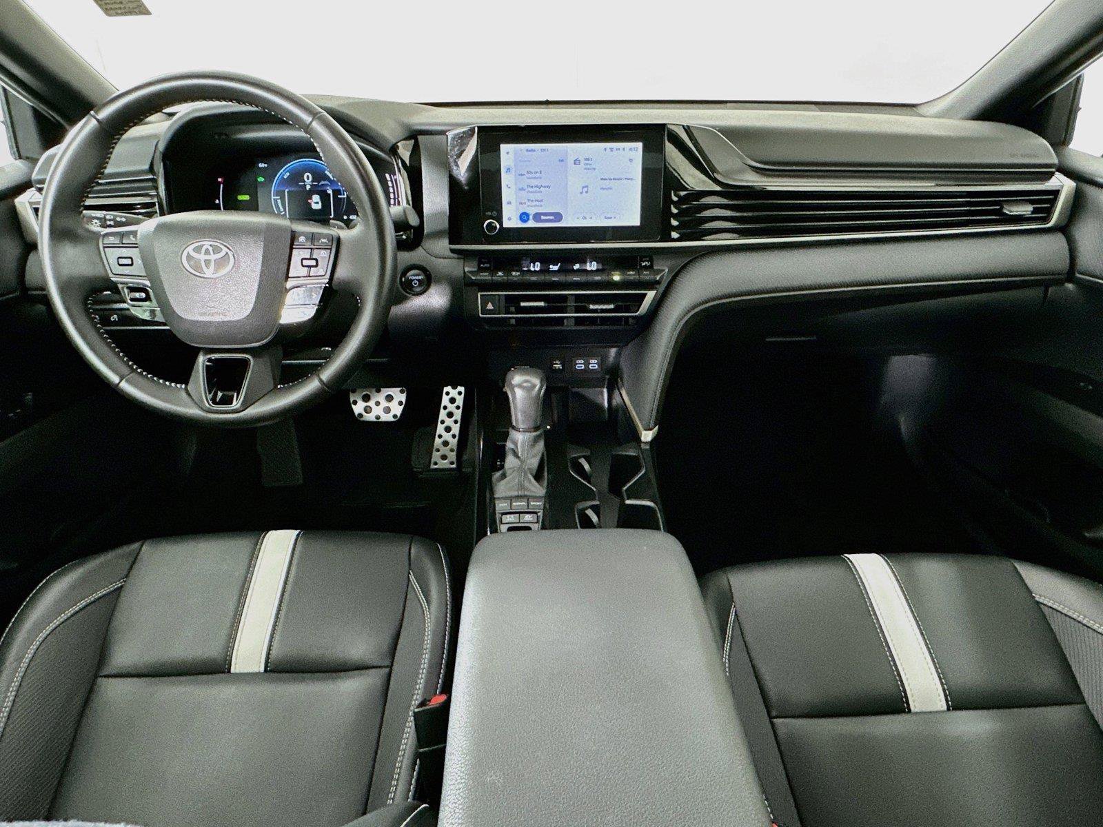 Used 2025 Toyota Camry SE FWD image 29