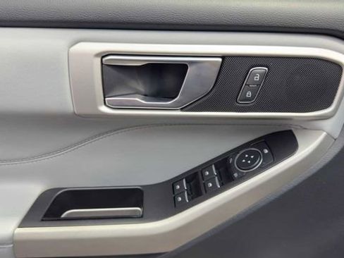 Used 2021 Ford Explorer XLT w/ Equipment Group 202A image 22