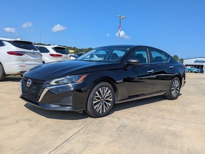 Used 2025 Nissan Altima 2.5 SV