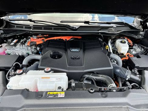 Used 2025 Toyota Sequoia SR5 AWD/4WD image 26