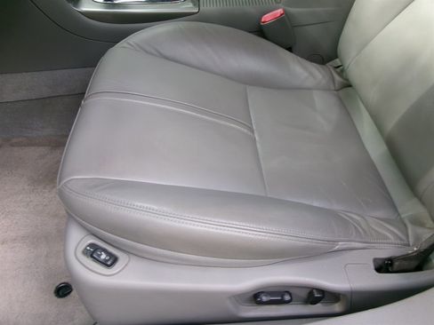 Used 2009 Saturn Aura XR image 13