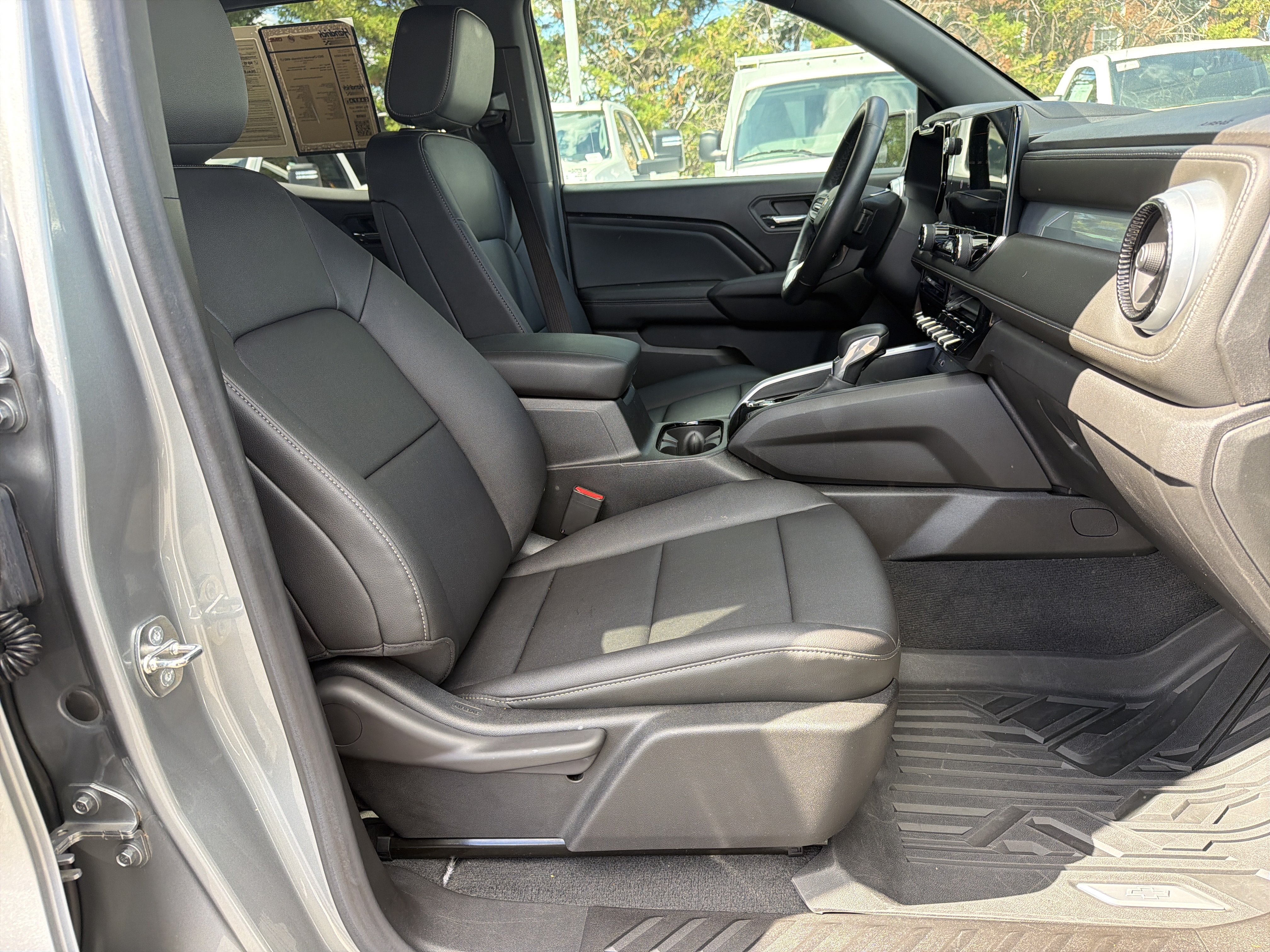 Used 2023 Chevrolet Colorado LT w/ LT Convenience Package III AWD/4WD image 35
