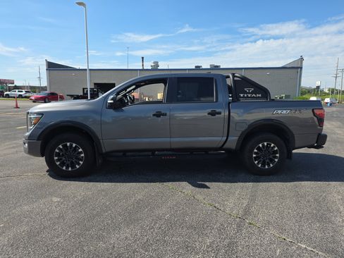 Used 2024 Nissan Titan PRO-4X w/ Pro-4x Convenience Package AWD/4WD image 7