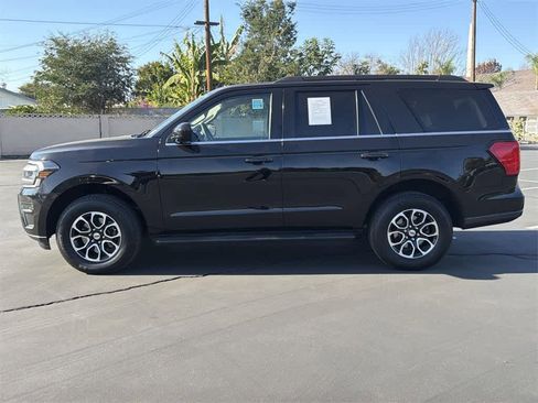 Used 2024 Ford Expedition XLT image 7