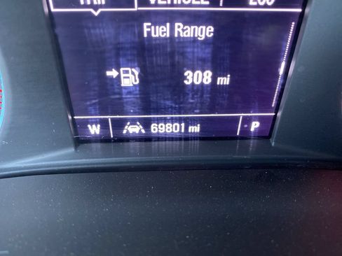 Used 2023 Chevrolet Traverse LS FWD image 6