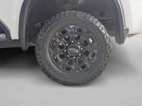 Used 2024 Chevrolet Silverado 2500 LT w/ Z71 Sport Edition image 25