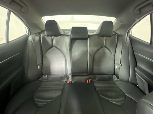 Used 2020 Toyota Camry SE FWD image 30