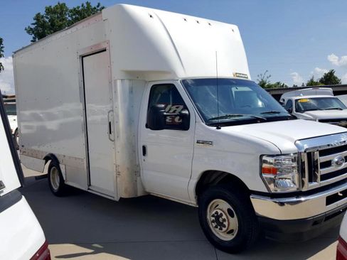 Used 2021 Ford E-350 and Econoline 350 Super Duty w/ Power Windows & Locks Group image 5