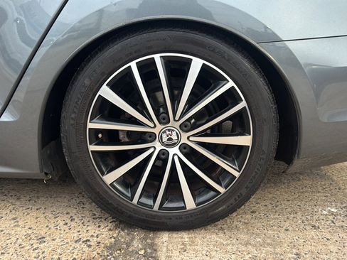 Used 2016 Volkswagen Jetta Sport image 41