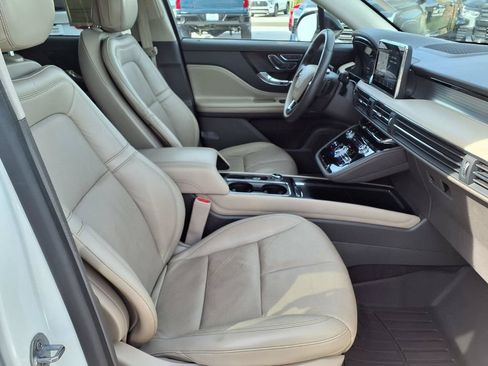 Used 2020 Lincoln Corsair AWD w/ Premium Package image 15
