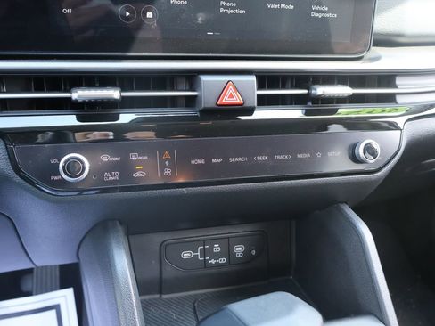 Used 2026 Kia Sportage EX FWD image 36