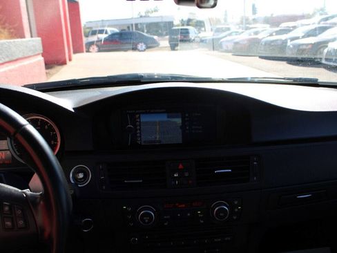 Used 2012 BMW M3 Convertible w/ Premium Pkg image 24